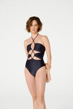 Carregar imagem no visualizador da galeria, Model Front: Blueman One-Piece Maio Paola Liso Preto
