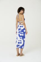 Carregar imagem no visualizador da galeria, Model Back: Blueman Beach Skirt Bottom Set Cerise
