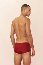 Carregar imagem no visualizador da galeria, Model Back: Blueman Sunga / Boxer Sunga Army Cairo Vermelho
