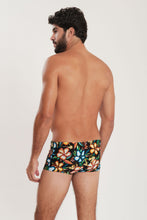 Carregar imagem no visualizador da galeria, Model Back: Blueman Sunga / Boxer Sunga Army Coquetel
