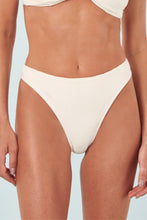 Carregar imagem no visualizador da galeria, Gallery: Blueman Bottom Bottom Off-White-Lurex Rio
