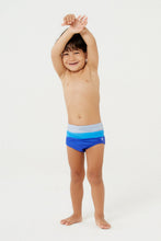 Carregar imagem no visualizador da galeria, Model Front: Blueman Boy's Swimwear Sunga Army Crepusculo Ver24 Azul Inf
