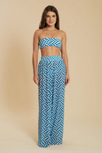 Carregar imagem no visualizador da galeria, Model Front: Blueman Beach Trousers Xadrez Transparent Beach Pants

