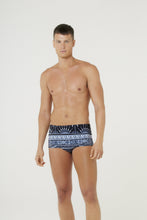Carregar imagem no visualizador da galeria, Model Front: Blueman Sunga / Boxer Sunga Army Saudacao Ao Sol Pb
