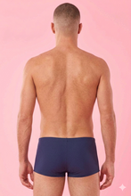 Carregar imagem no visualizador da galeria, Model Back: Blueman Sunga / Boxer Sunga Army Lisa Azul Marinho
