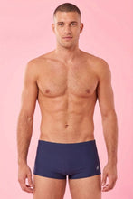 Carregar imagem no visualizador da galeria, Model Front: Blueman Sunga / Boxer Sunga Army Lisa Azul Marinho
