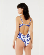 Carregar imagem no visualizador da galeria, Model Back: Blueman One-Piece Maio Vintage Cerise
