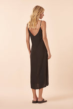 Carregar imagem no visualizador da galeria, Model Back: Blueman Midi Dress Musa Midi Rafaela
