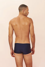 Carregar imagem no visualizador da galeria, Model Back: Blueman Sunga / Boxer Sunga Army Mondello Azul-Marinho
