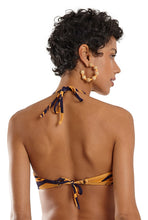 Carregar imagem no visualizador da galeria, Image 11: Blueman Top Top Fox Bold Leafs
