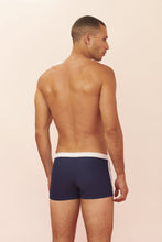 Carregar imagem no visualizador da galeria, Model Back: Blueman Sunga / Boxer Sunga New Berlim Bicolor Azul-Marinho
