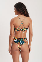 Carregar imagem no visualizador da galeria, Model Back: Blueman Bottom Bottom Coquetel Cannes
