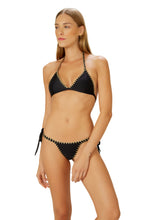 Carregar imagem no visualizador da galeria, Model Front: Blueman Bottom Bottom Preto Artesanato
