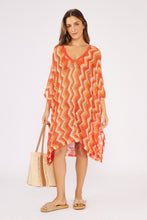 Carregar imagem no visualizador da galeria, Model Front: Blueman Midi Dress Laranja Midi Dress Tricot
