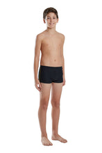 Carregar imagem no visualizador da galeria, Model Front: Blueman Boy's Swimwear Sunga Berlim Fit Preto
