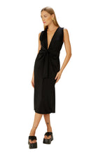 Carregar imagem no visualizador da galeria, Model Front: Blueman Maxi Dresses Vestido Saia Sobreposta Preto
