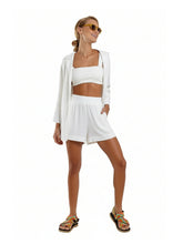Carregar imagem no visualizador da galeria, Model Front: Blueman Beach Short Short Sol Liso
