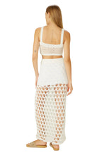 Carregar imagem no visualizador da galeria, Model Back: Blueman Beach Skirt Off-White Saia-Tricot
