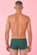 Carregar imagem no visualizador da galeria, Model Back: Blueman Sunga / Boxer Sunga Army Verde
