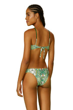Carregar imagem no visualizador da galeria, Model Back: Blueman Top Top Azulejaria Strike
