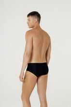 Carregar imagem no visualizador da galeria, Model Back: Blueman Sunga / Boxer Sunga Country Preto

