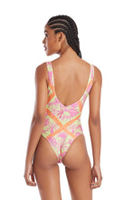 Carregar imagem no visualizador da galeria, Model Back: Blueman One-Piece Maio Noronha Energia
