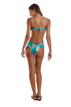 Carregar imagem no visualizador da galeria, Model Back: Blueman Top Top Australia Blue
