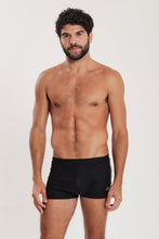 Carregar imagem no visualizador da galeria, Model Front: Blueman Sunga / Boxer Sunga Berlim Cairo Fit Preto
