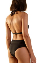 Carregar imagem no visualizador da galeria, Model Back: Blueman Top Top Jump Preto
