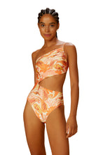 Carregar imagem no visualizador da galeria, Model Front: Blueman One-Piece Maio Emma Florest Salmao
