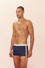Carregar imagem no visualizador da galeria, Model Front: Blueman Sunga / Boxer Sunga New Berlim Bicolor Azul-Marinho
