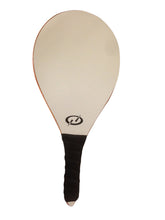 Carregar imagem no visualizador da galeria, Model Front: Blueman Beach Bat Raquete Slim Verao Branco
