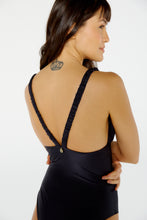 Carregar imagem no visualizador da galeria, Image 08: Blueman One-Piece Maio Malibu Liso Preto
