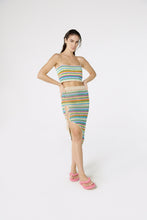 Carregar imagem no visualizador da galeria, Model Front: Blueman Beach Top Top Crochet Listras
