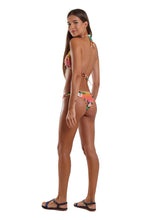 Carregar imagem no visualizador da galeria, Model Back: Blueman Top Top Caribe Flower Power
