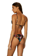 Carregar imagem no visualizador da galeria, Model Back: Blueman Top Top Baile-Das-Araras Prata
