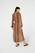 Carregar imagem no visualizador da galeria, Model Back: Blueman Maxi Dresses Vestido Midi Manga Vivian Pintada
