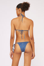 Carregar imagem no visualizador da galeria, Model Back: Blueman Bottom Bottom Jeans Lacinho-Vies
