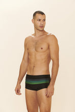 Carregar imagem no visualizador da galeria, Model Front: Blueman Sunga / Boxer Sunga Army Mondello Preto
