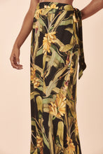 Carregar imagem no visualizador da galeria, Image 05: Blueman Beach Skirt Musa Mambo
