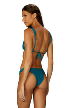 Carregar imagem no visualizador da galeria, Model Back: Blueman Bottom Bottom Azul Ubatuba
