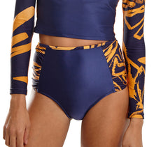 Carregar imagem no visualizador da galeria, Image 08: Blueman Bottom Bottom Board Bold Leafs
