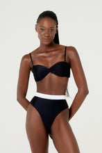 Carregar imagem no visualizador da galeria, Model Front: Blueman Bottom Bottom Latino Belga Preto
