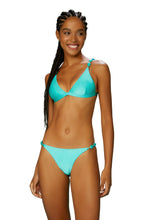 Carregar imagem no visualizador da galeria, Model Front: Blueman Bottom Bottom Turquesa Drops
