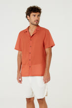 Carregar imagem no visualizador da galeria, Model Front: Blueman T-Shirt For Men Camisa Free Soft Marrom
