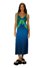 Carregar imagem no visualizador da galeria, Model Front: Blueman Maxi Dresses Cropped Dress Fauna
