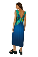 Carregar imagem no visualizador da galeria, Model Back: Blueman Maxi Dresses Cropped Dress Fauna
