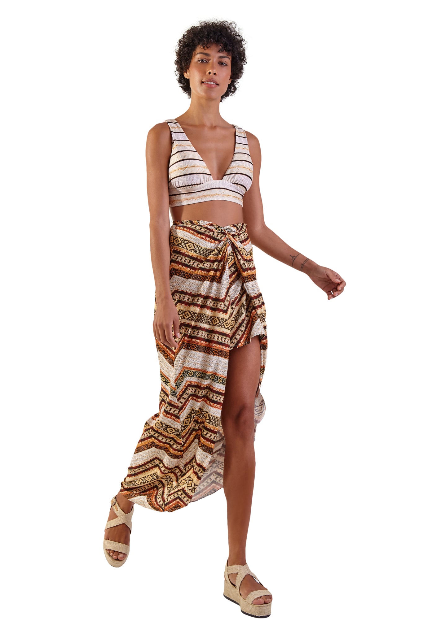 Model Front: Blueman Beach Skirt Diana Ubud