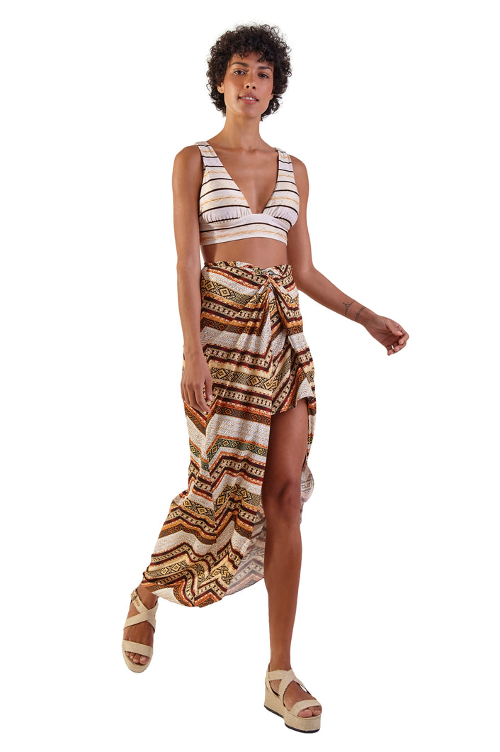 Model Front: Blueman Beach Skirt Diana Ubud