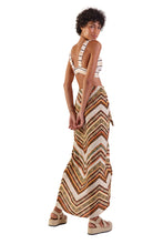Carregar imagem no visualizador da galeria, Model Back: Blueman Beach Skirt Diana Ubud

